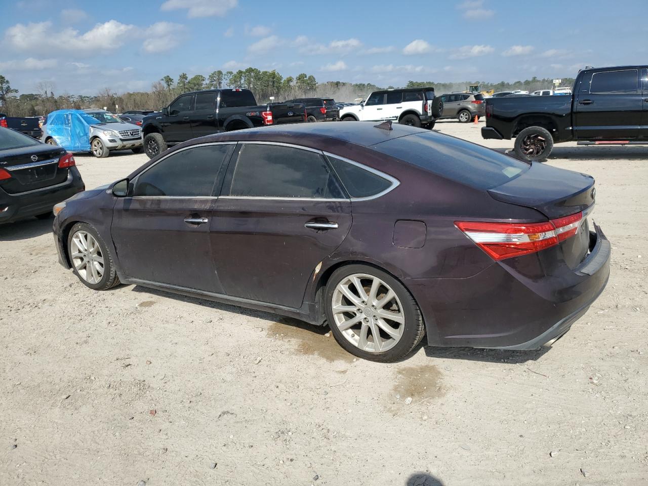 2014 Toyota Avalon - Image 2