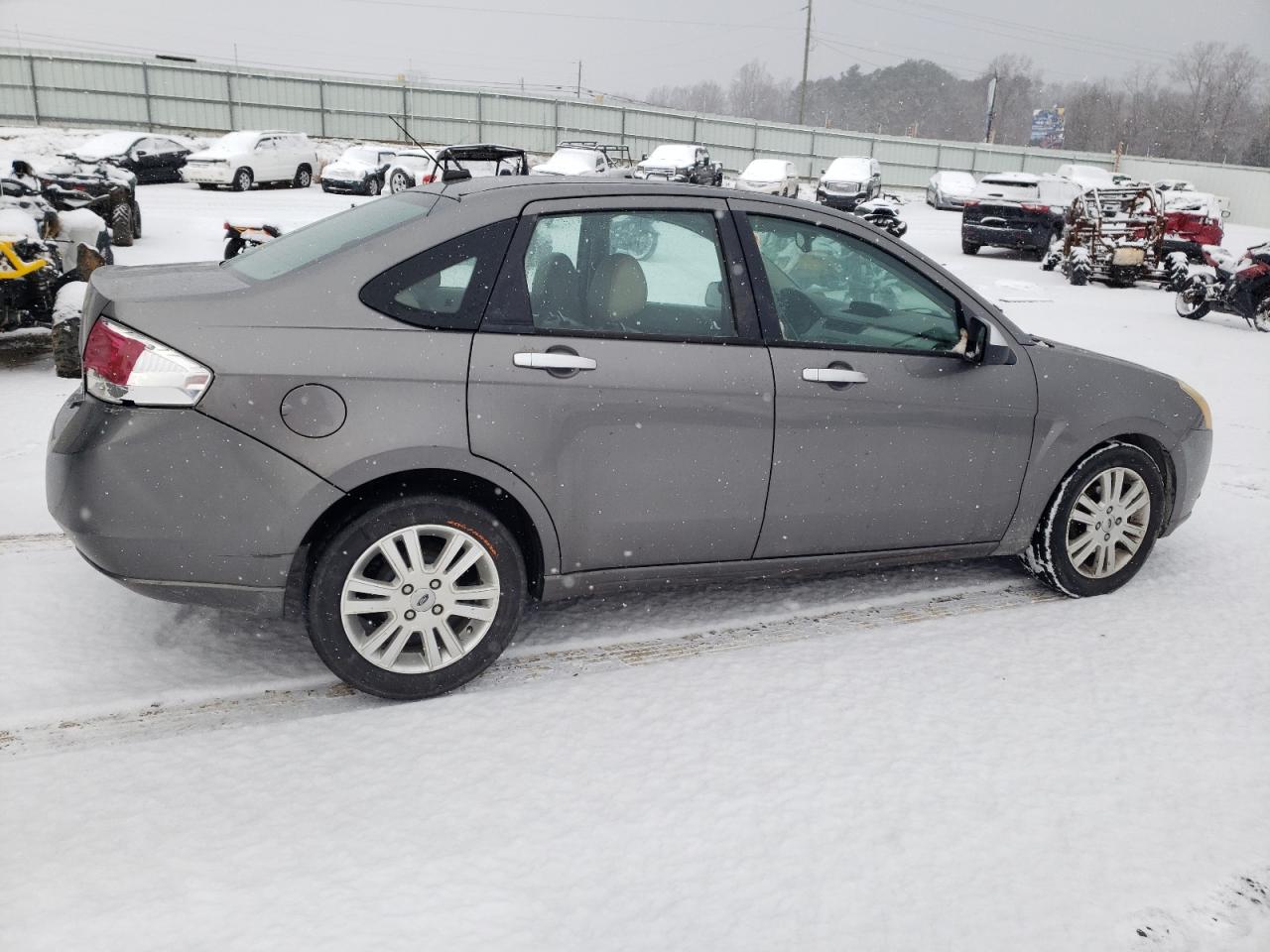2010 Ford Focus - Image 3