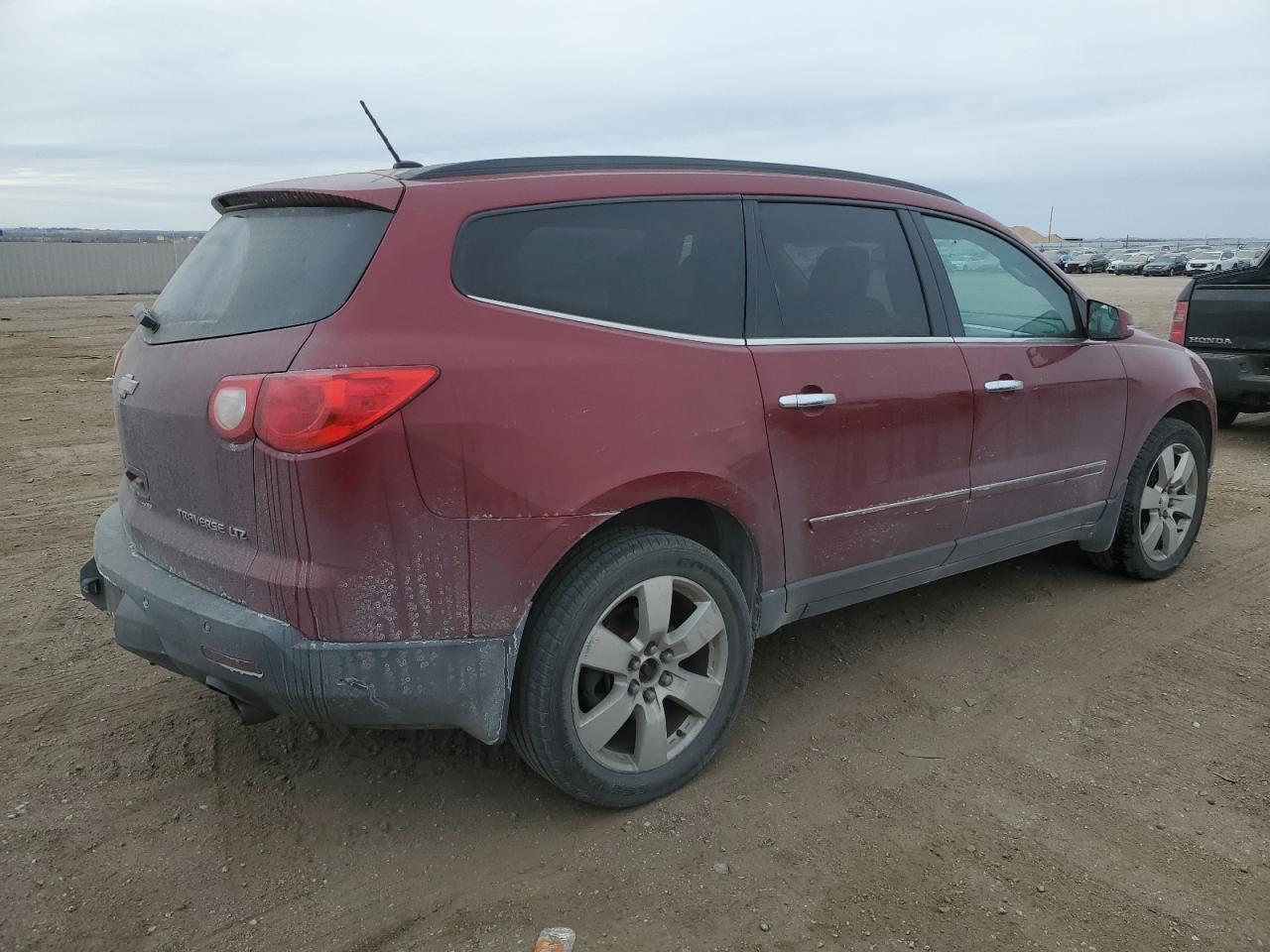 2011 Chevrolet Traverse - Image 3