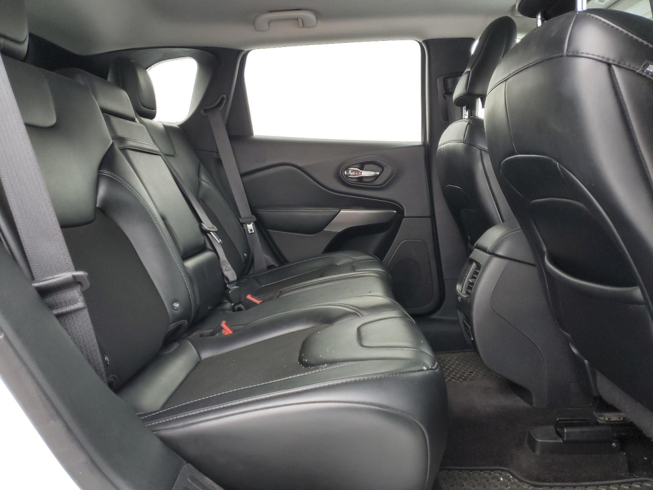 2019 Jeep Grand Cherokee - Image 11