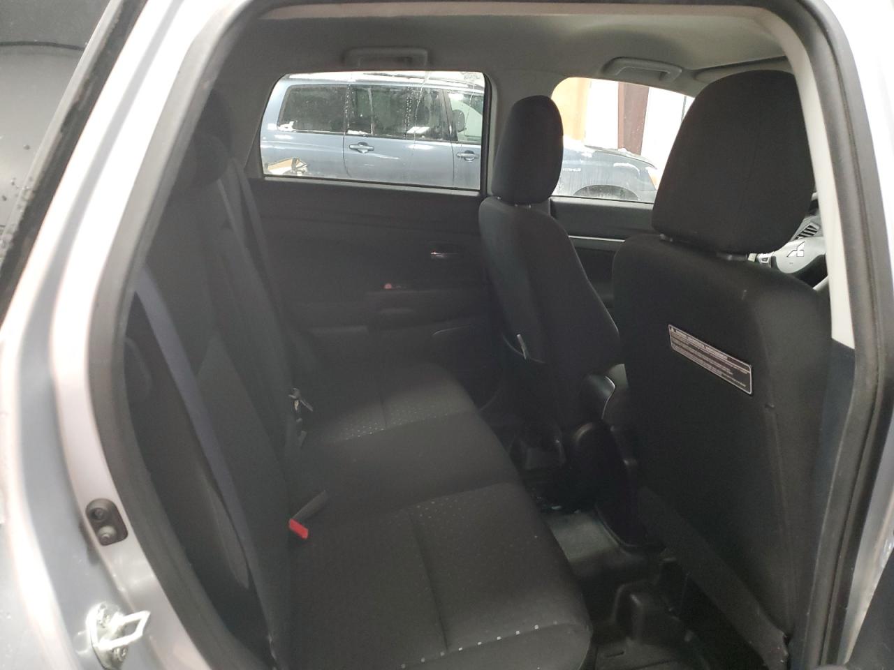 2011 Mitsubishi Outlander - Image 11