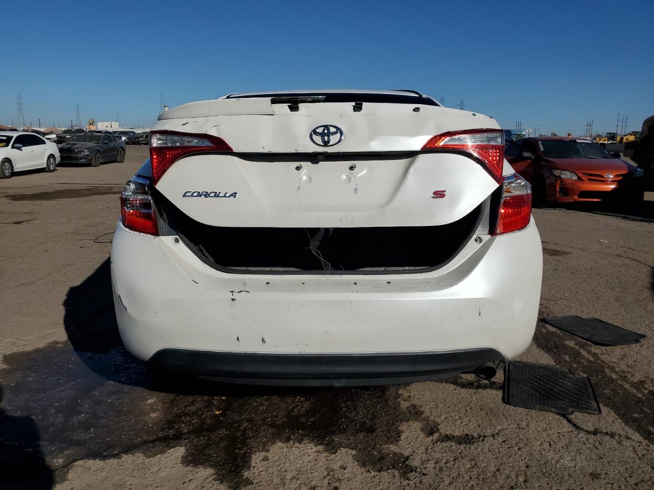 2015 Toyota Corolla L VIN: 5YFBURHEXFP277349 Lot: 44865955