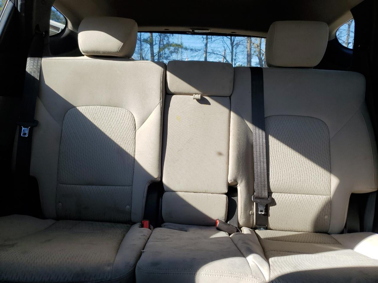 2017 Hyundai Santa Fe - Image 10