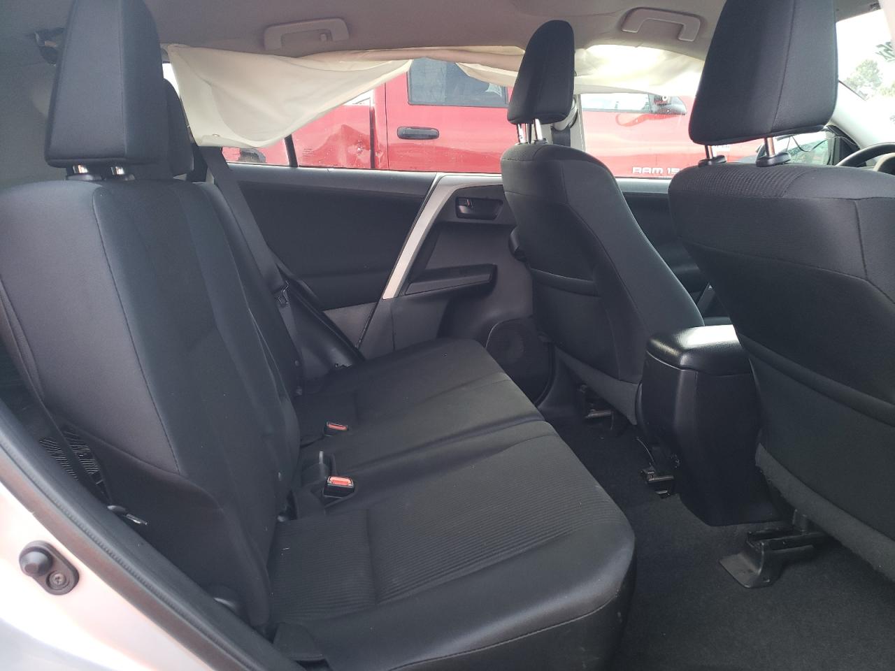 2017 Toyota RAV 4 - Image 10