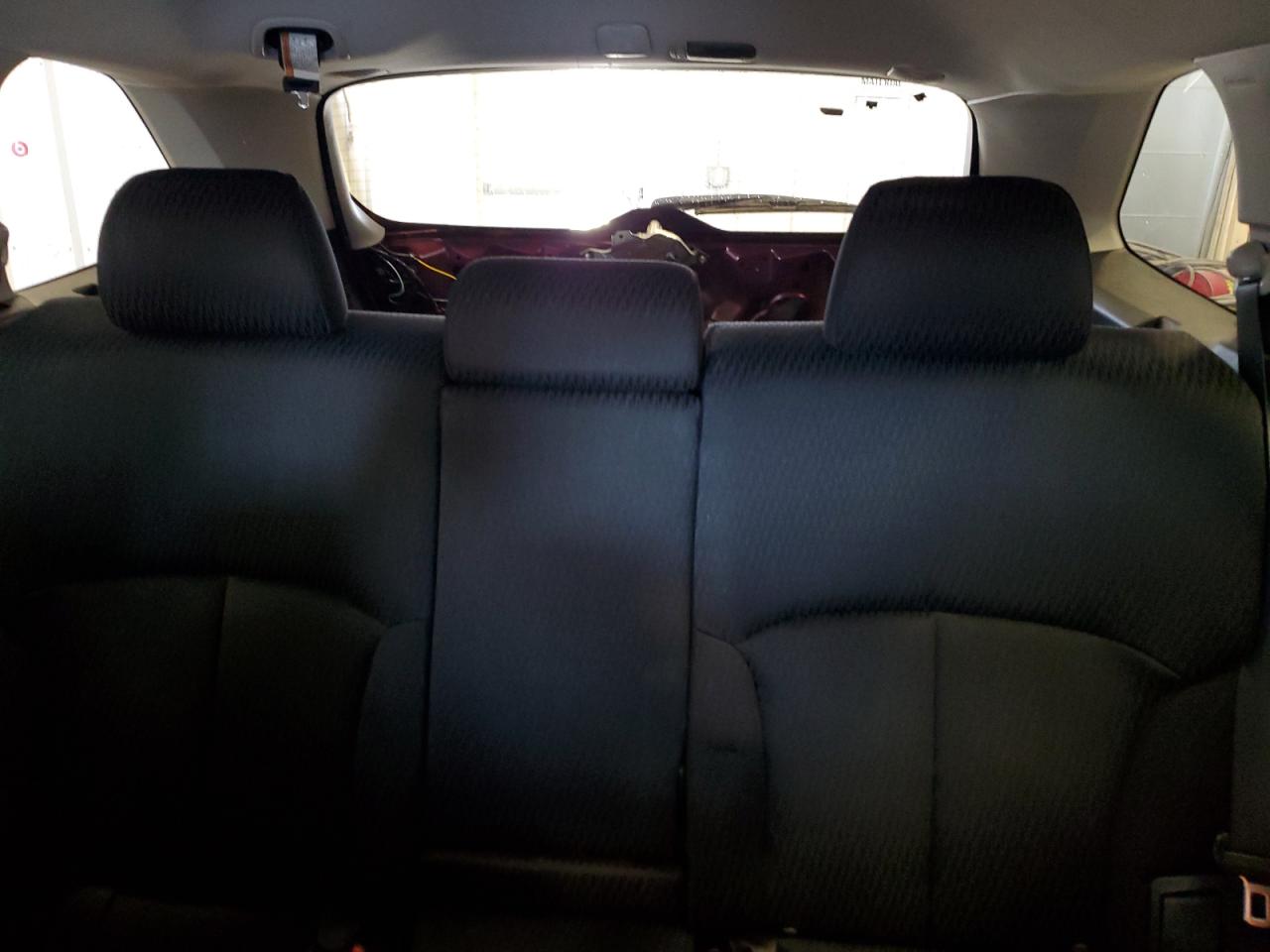 2012 Subaru Outback - Image 10