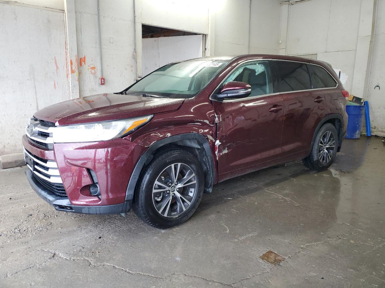2018 Toyota Highlander - Image 1