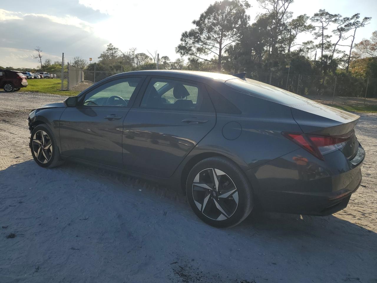 2023 Hyundai Elantra - Image 2