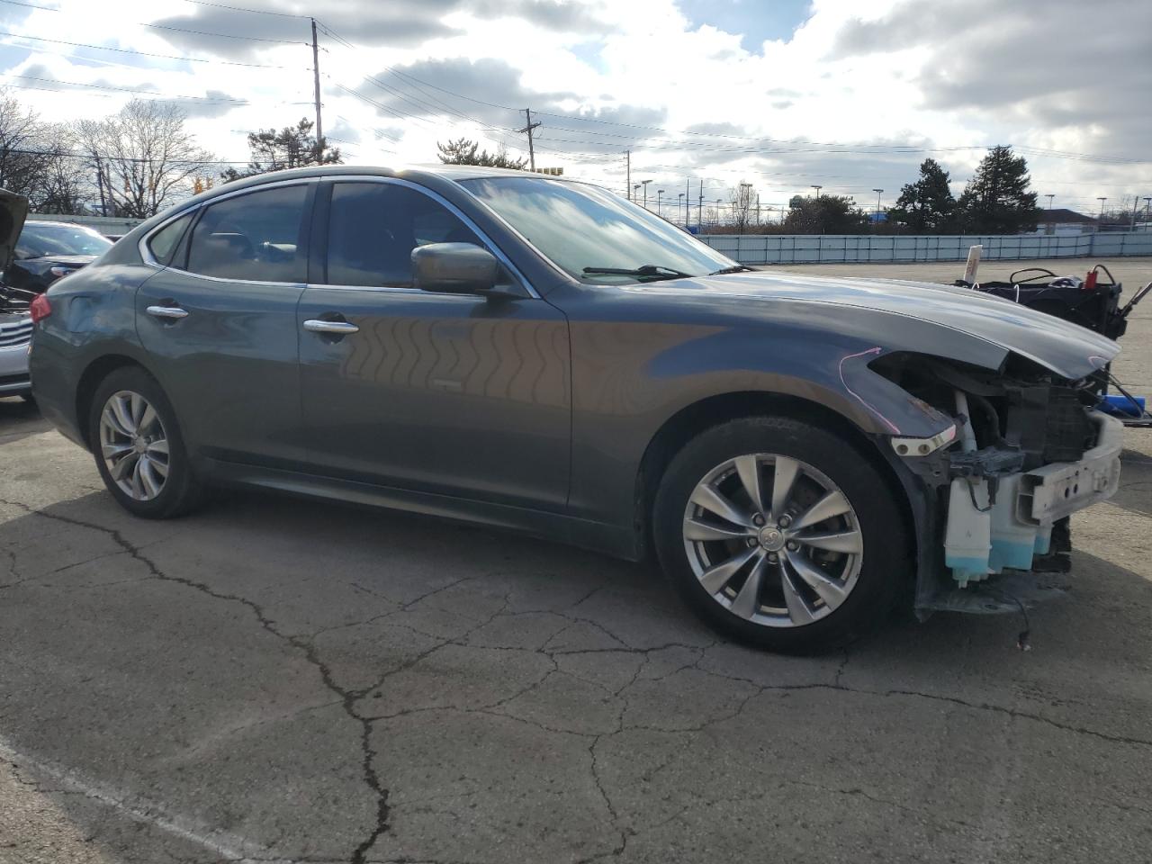2012 Infiniti M - Image 4