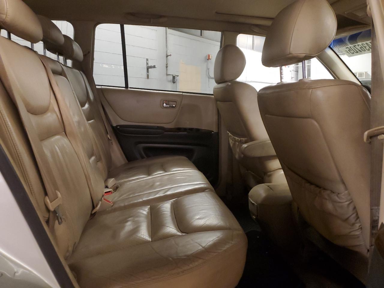 2003 Toyota Highlander - Image 10