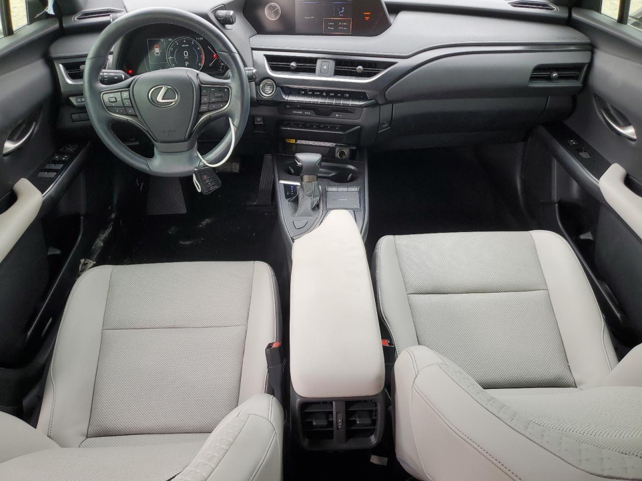 2022 Lexus UX - Image 8