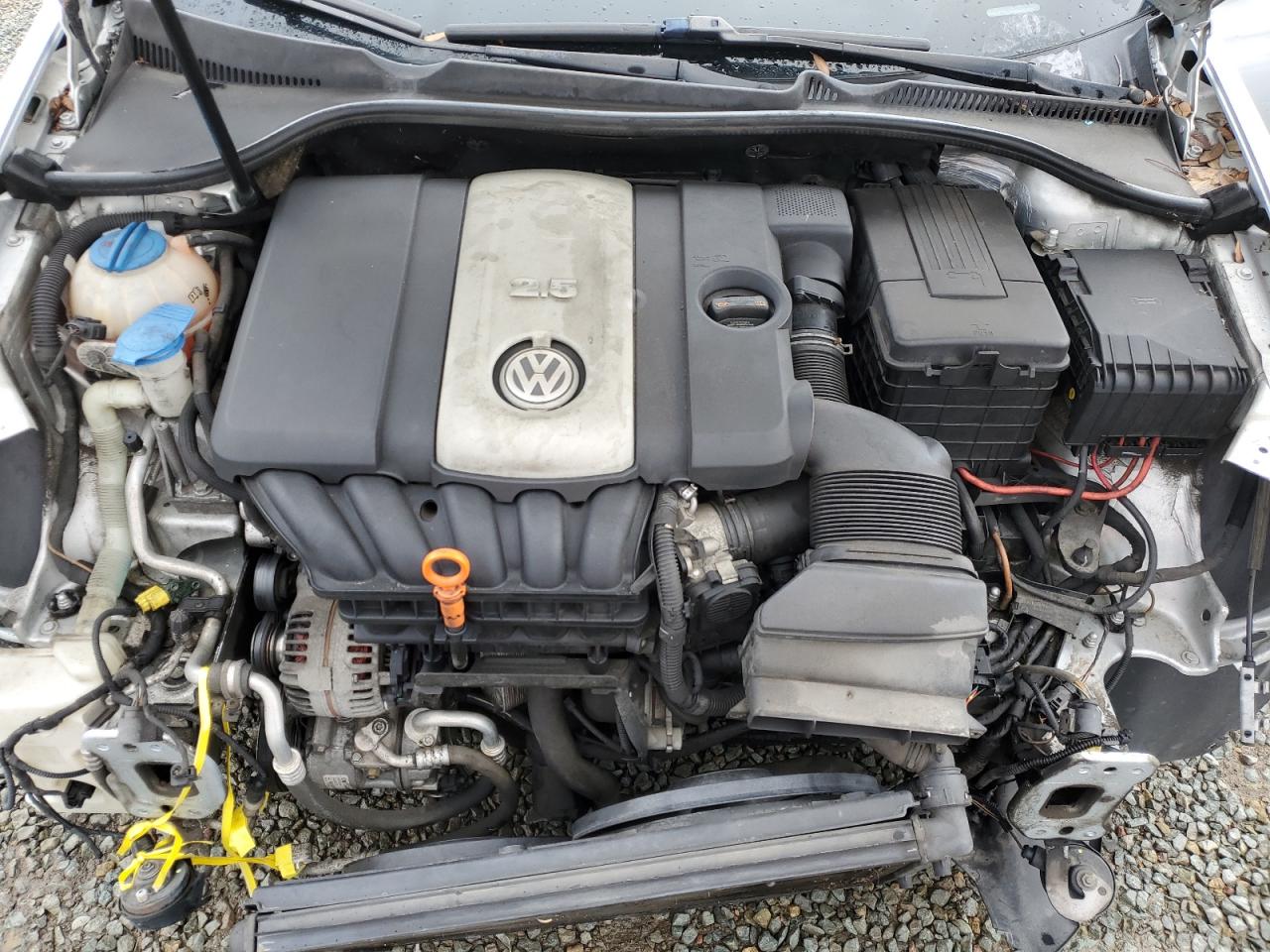 2009 Volkswagen Jetta - Image 11