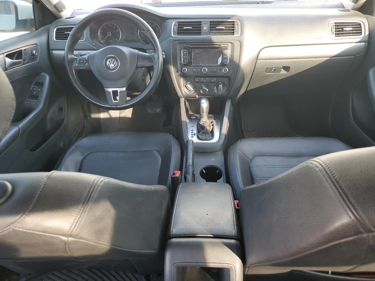 2014 Volkswagen Jetta - Image 8