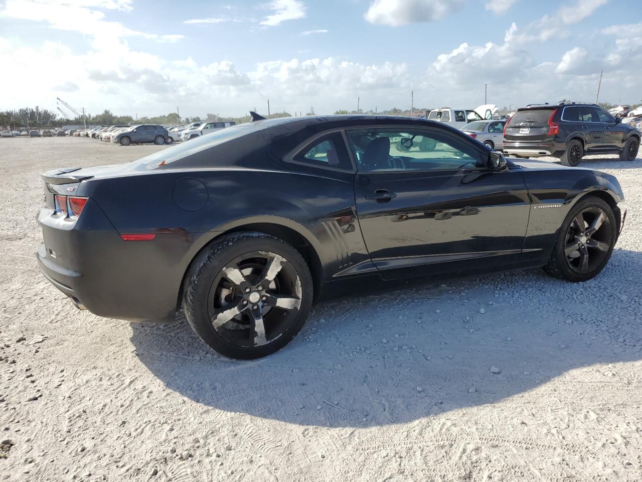 2011 Chevrolet Camaro - Image 3