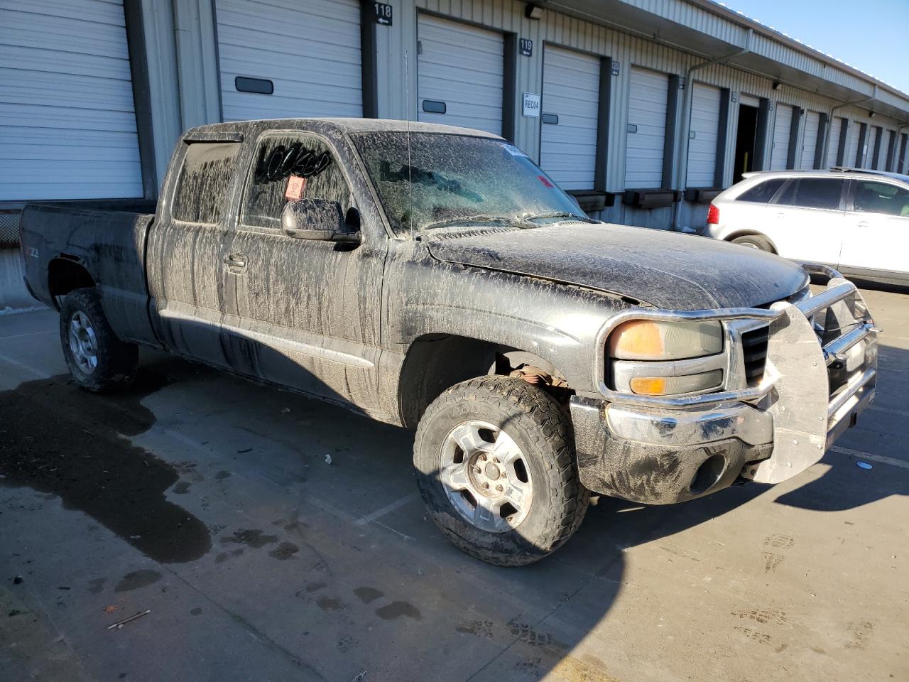 2003 GMC Sierra - Image 4