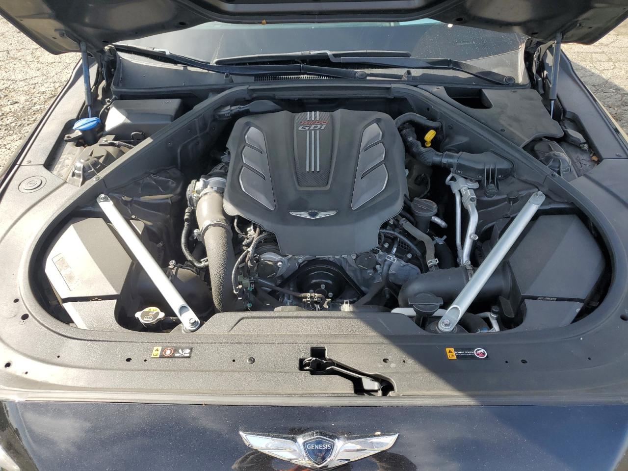 2018 Genesis G90 - Image 11