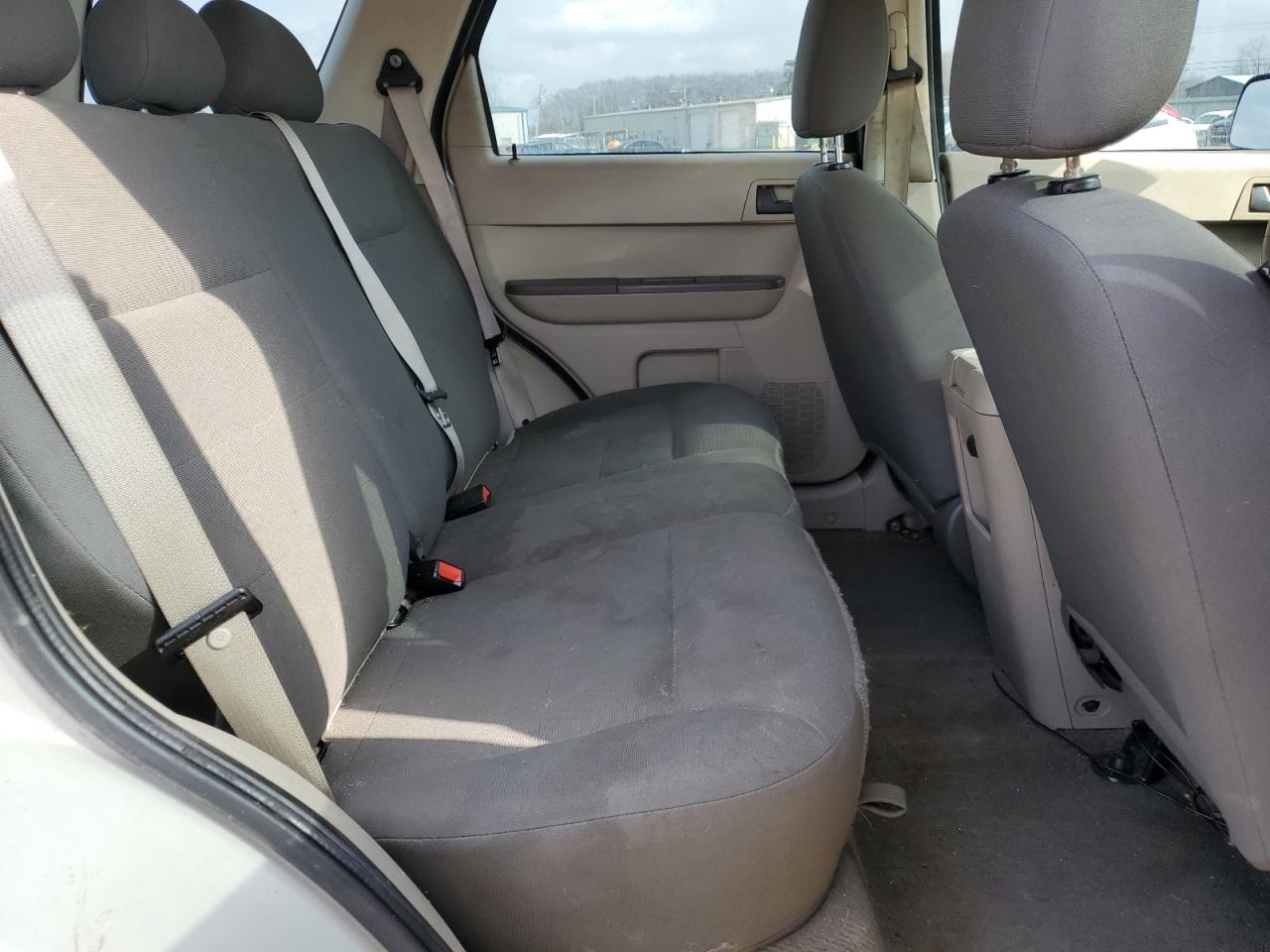 2008 Ford Escape - Image 11