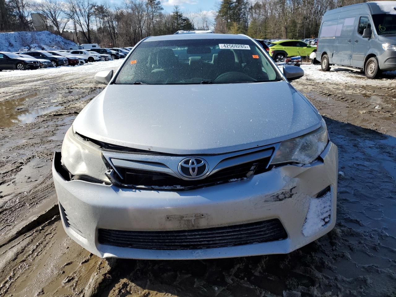 2014 Toyota Camry - Image 5