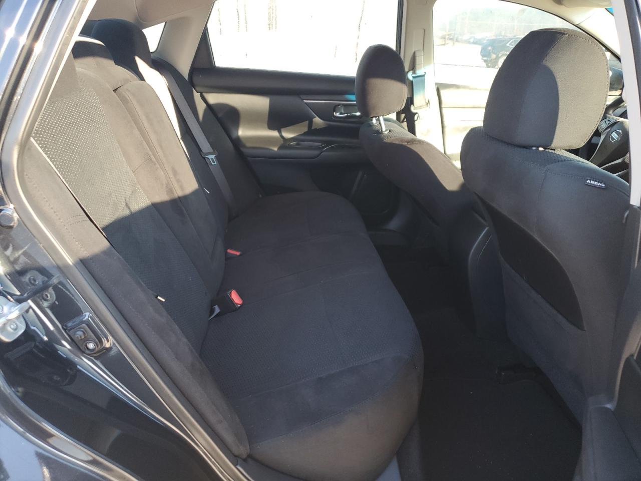 2015 Nissan Altima - Image 10