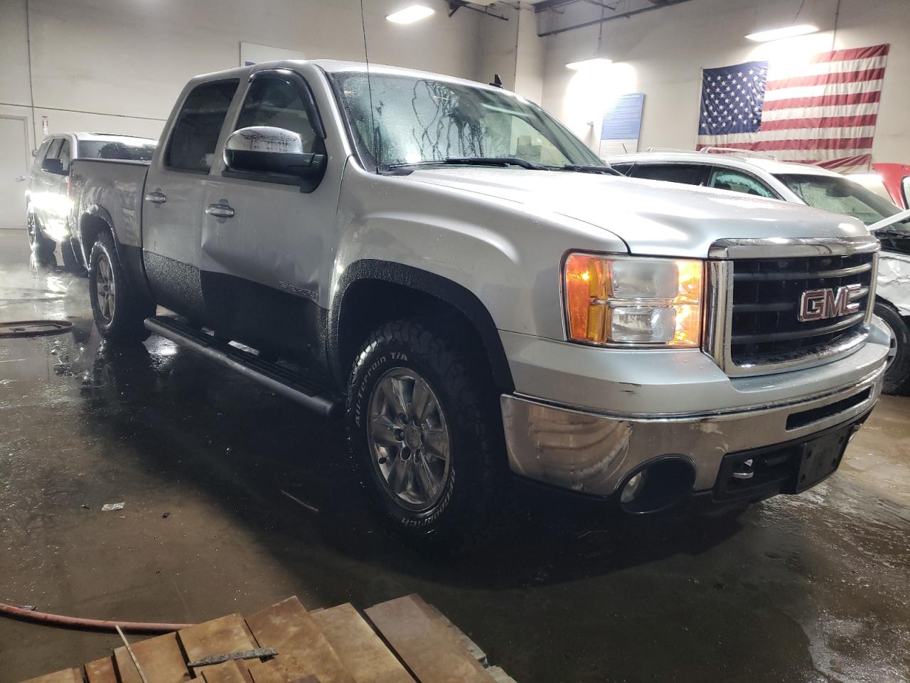2011 GMC Sierra - Image 4