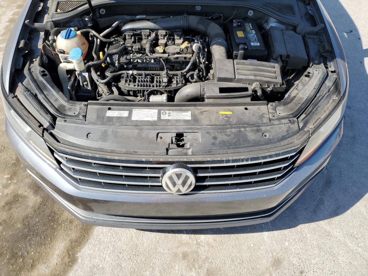 2016 Volkswagen Passat - Image 11