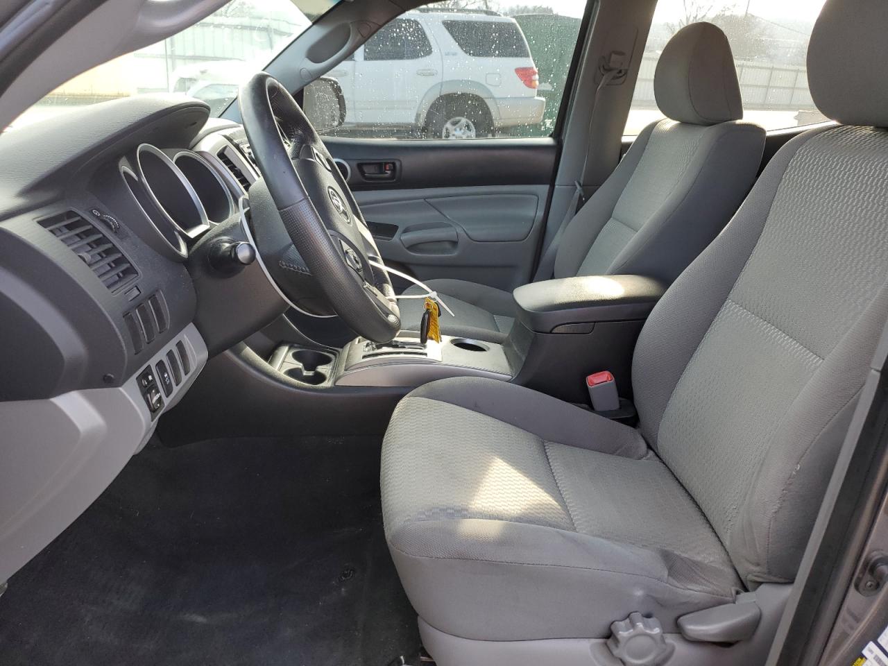 2015 Toyota Tacoma - Image 7