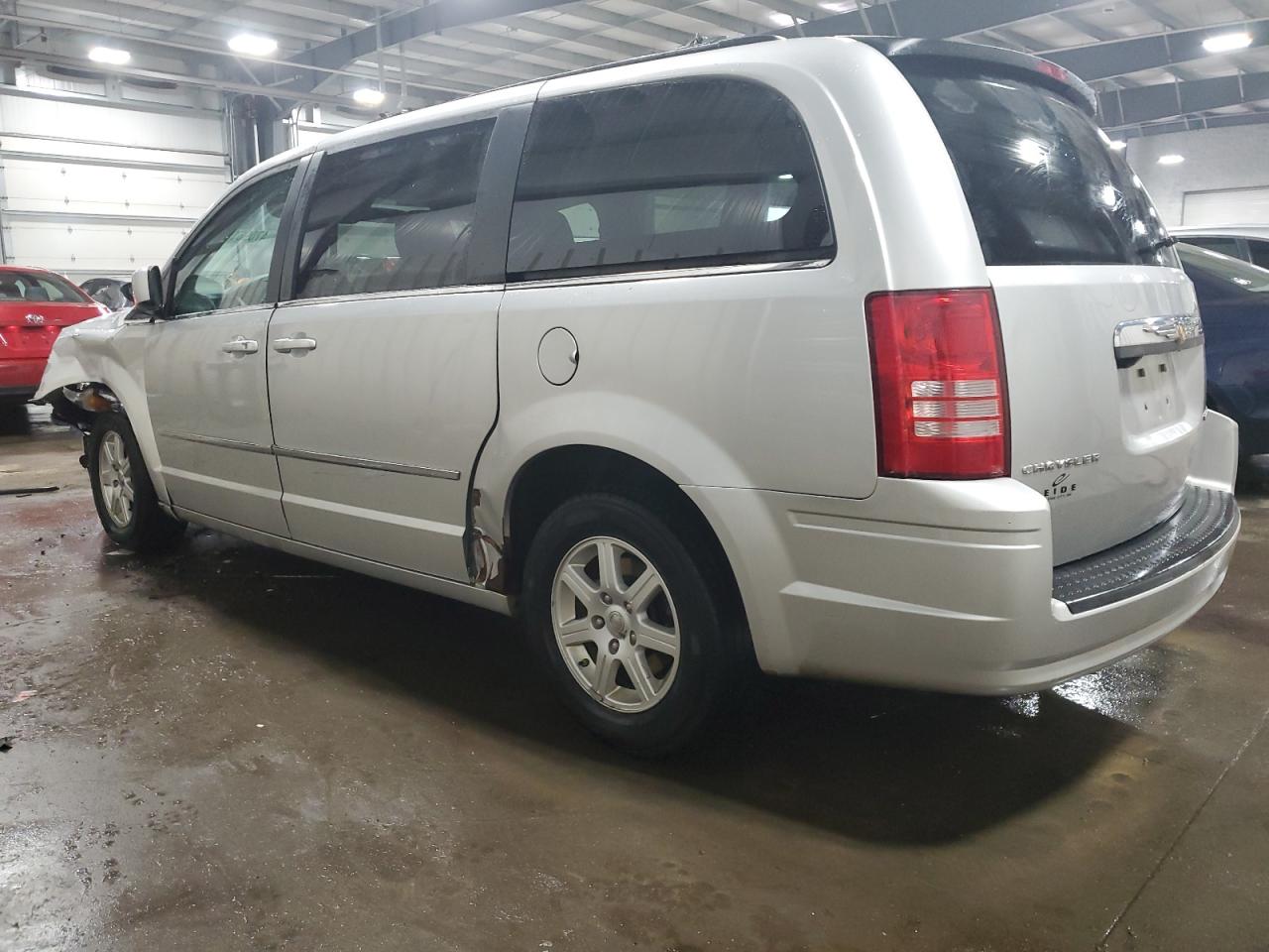 2010 Chrysler Town & Country - Image 2