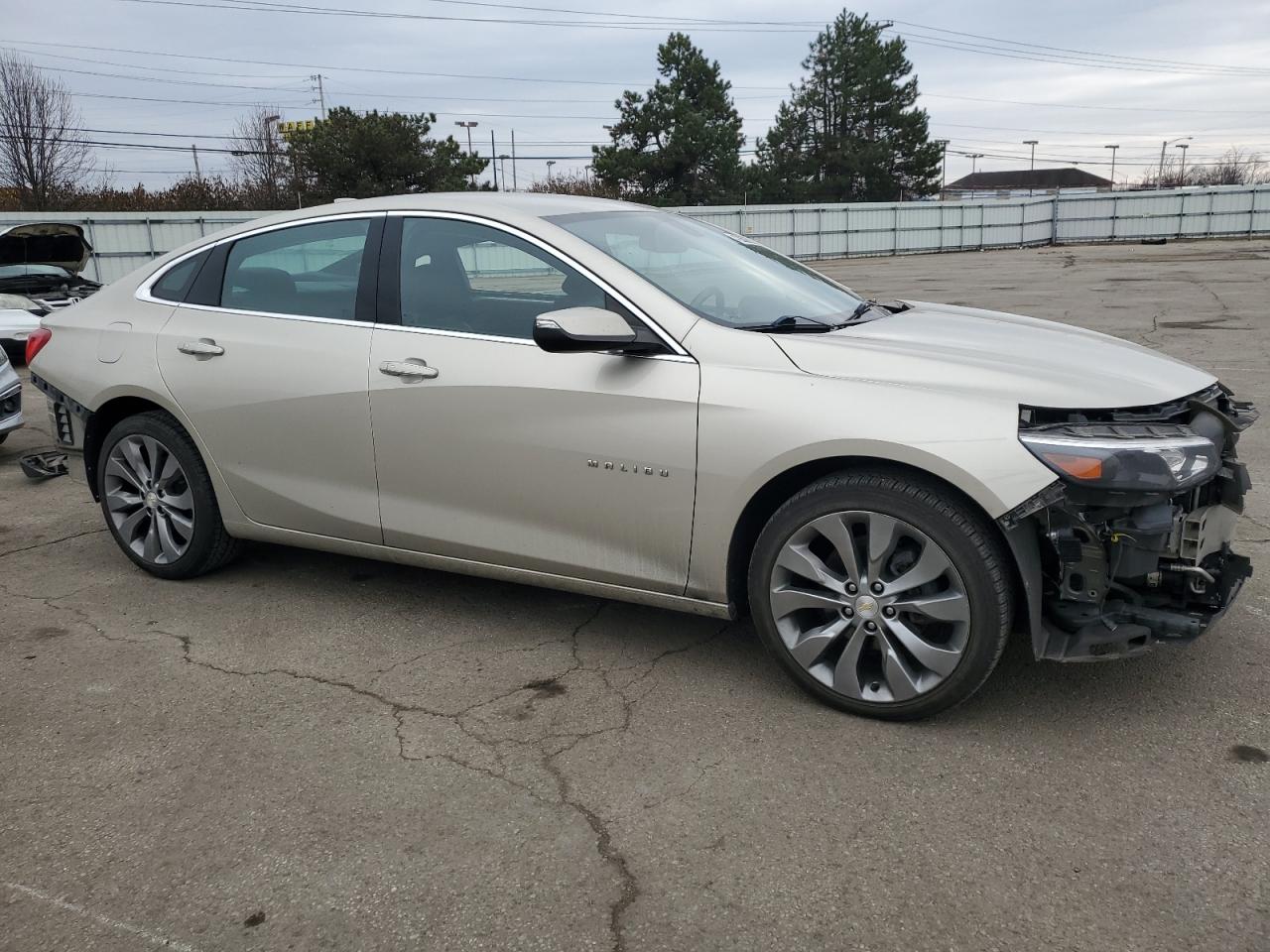 2016 Chevrolet Malibu - Image 4