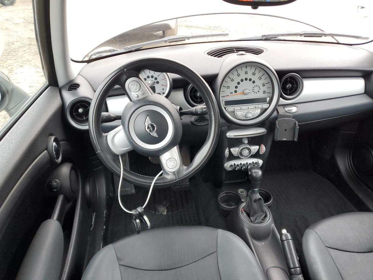 2010 MINI Cooper - Image 8