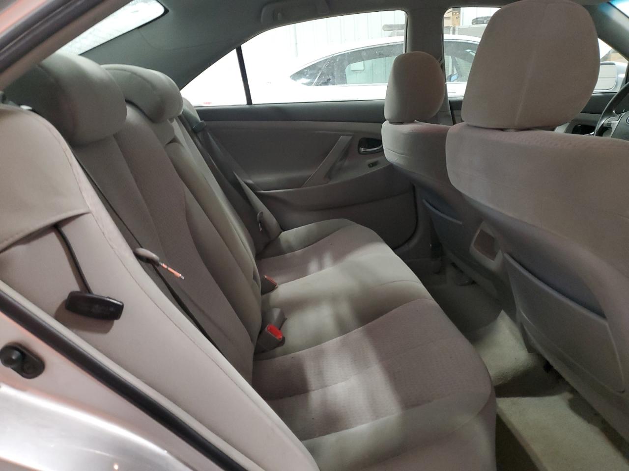 2011 Toyota Camry - Image 10