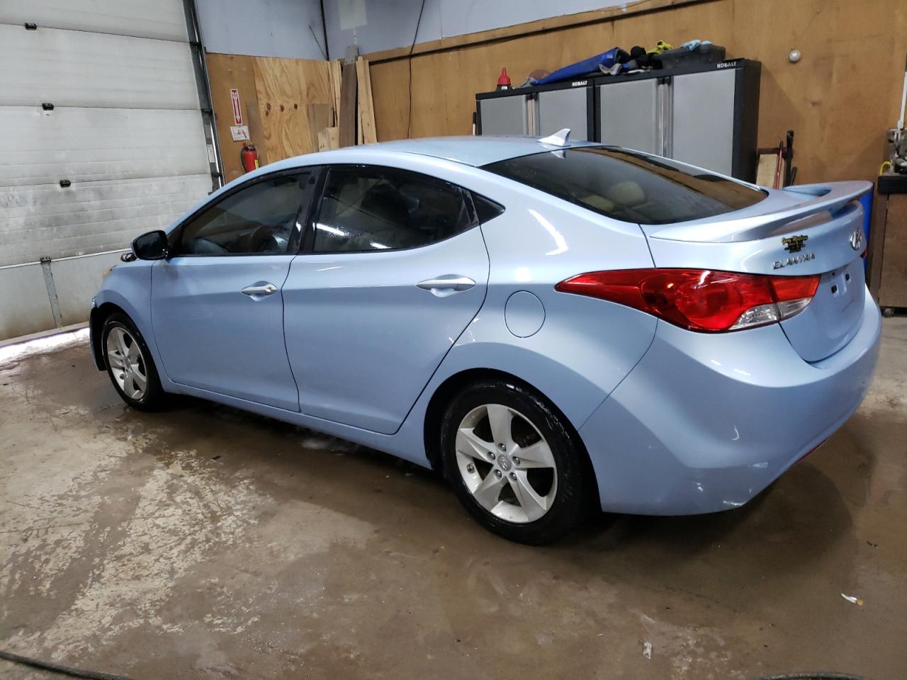 2013 Hyundai Elantra - Image 2