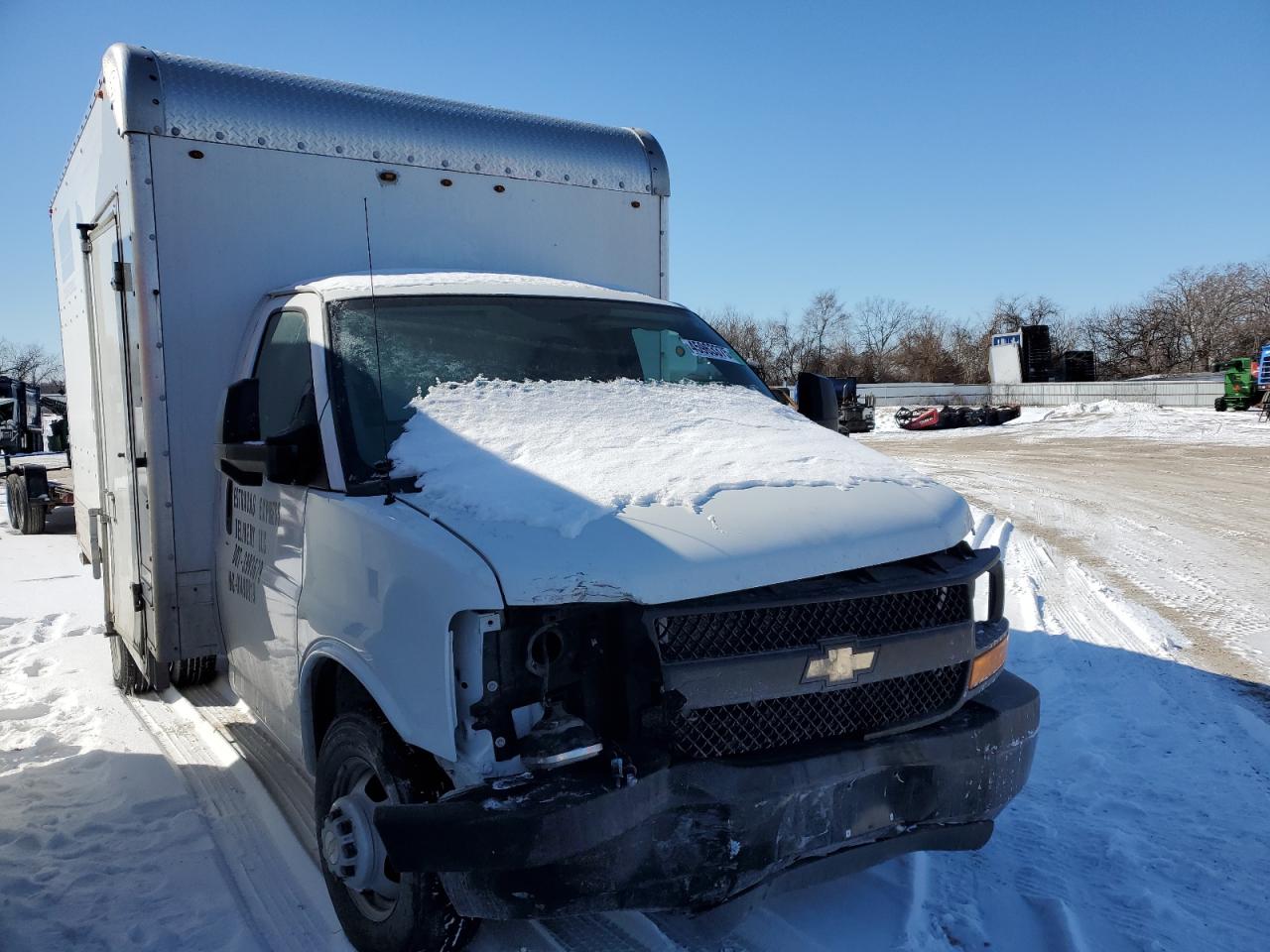 2015 Chevrolet Express - Image 4