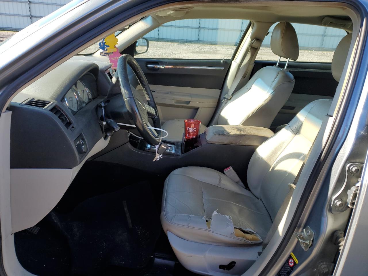 2006 Chrysler 300 - Image 7