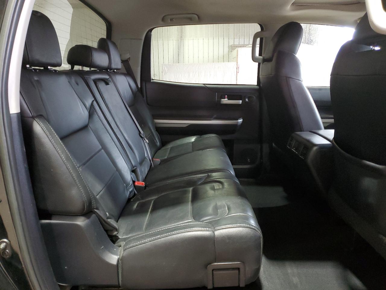 2015 Toyota Tundra - Image 10