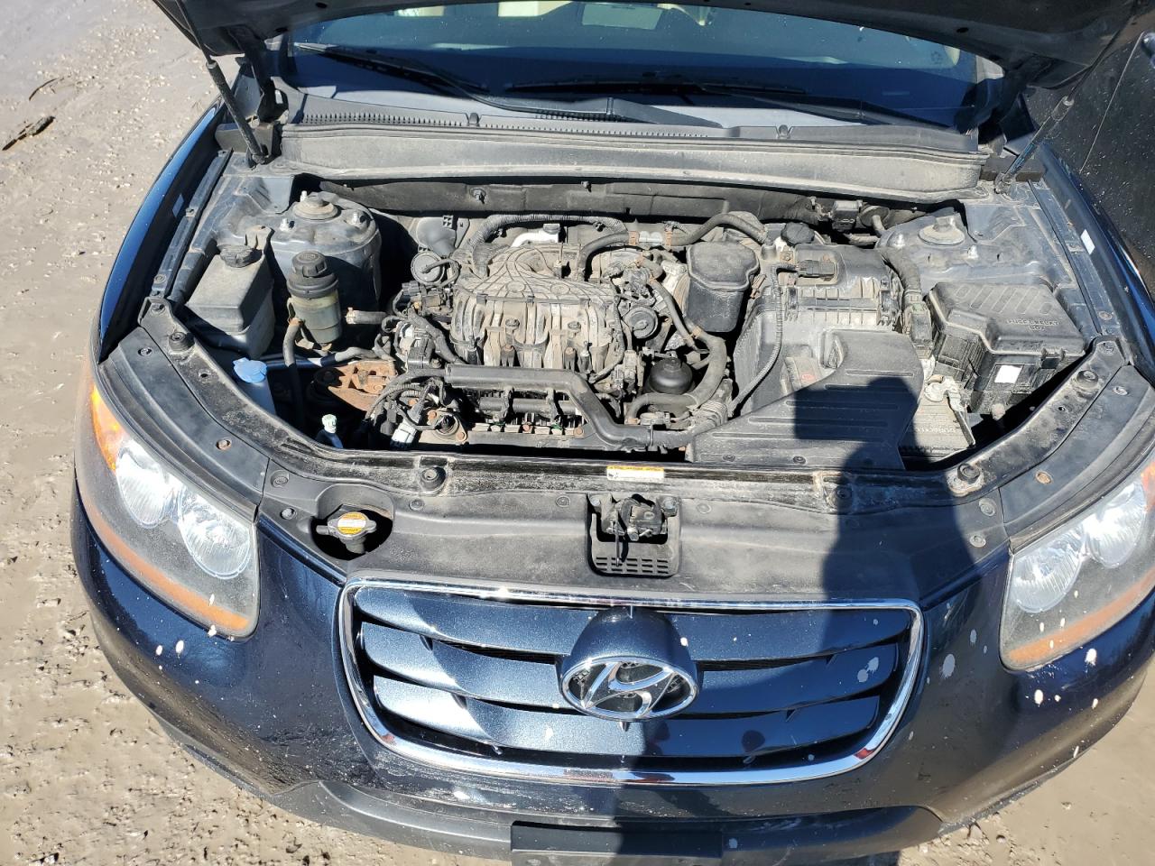 2011 Hyundai Santa Fe - Image 12