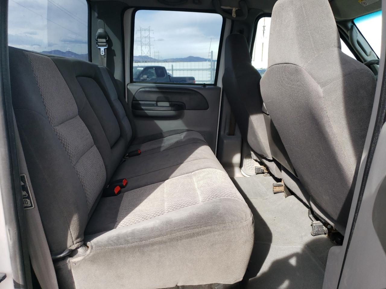 2003 Ford F250 - Image 10