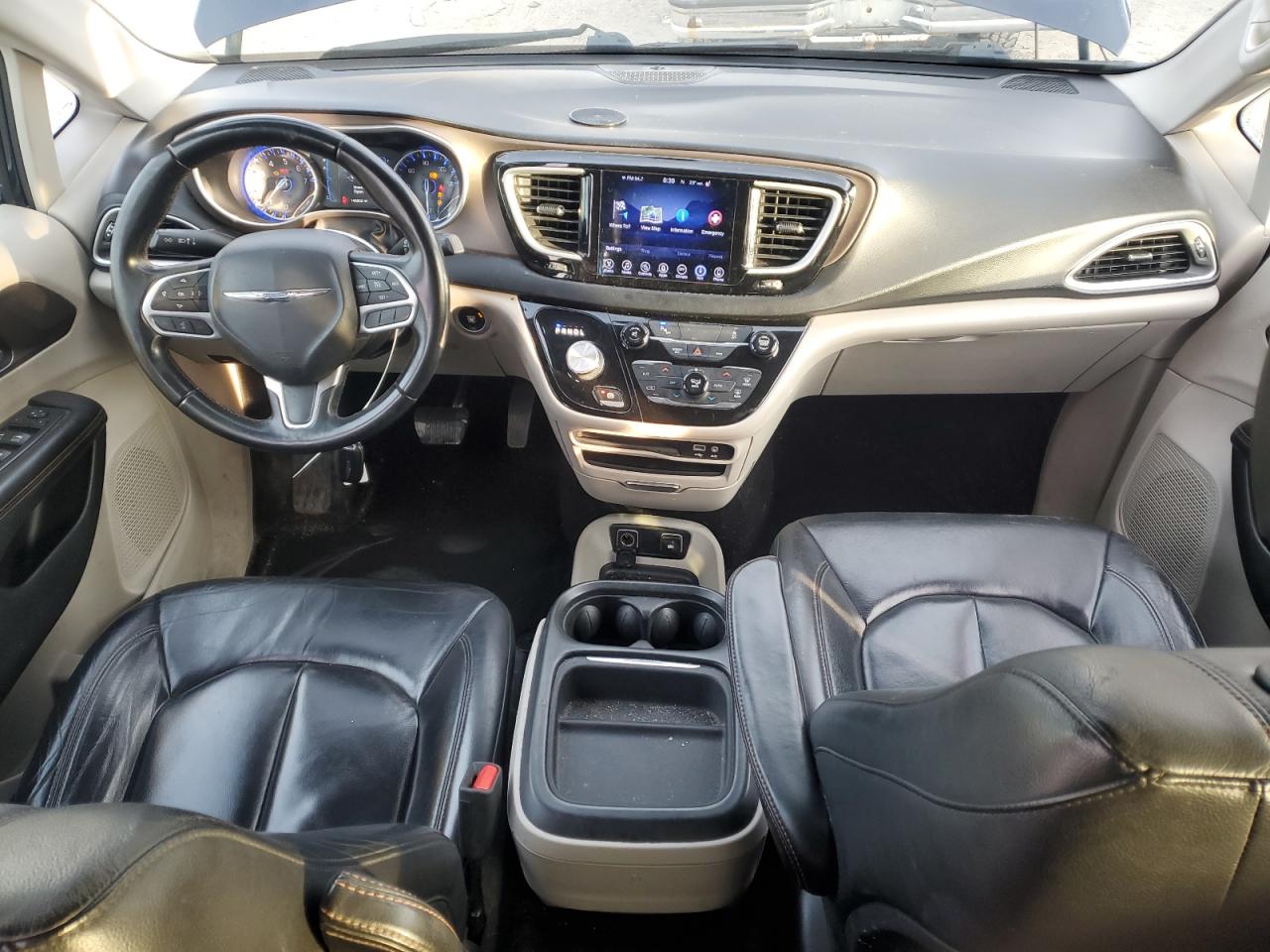 2017 Chrysler Pacifica - Image 8