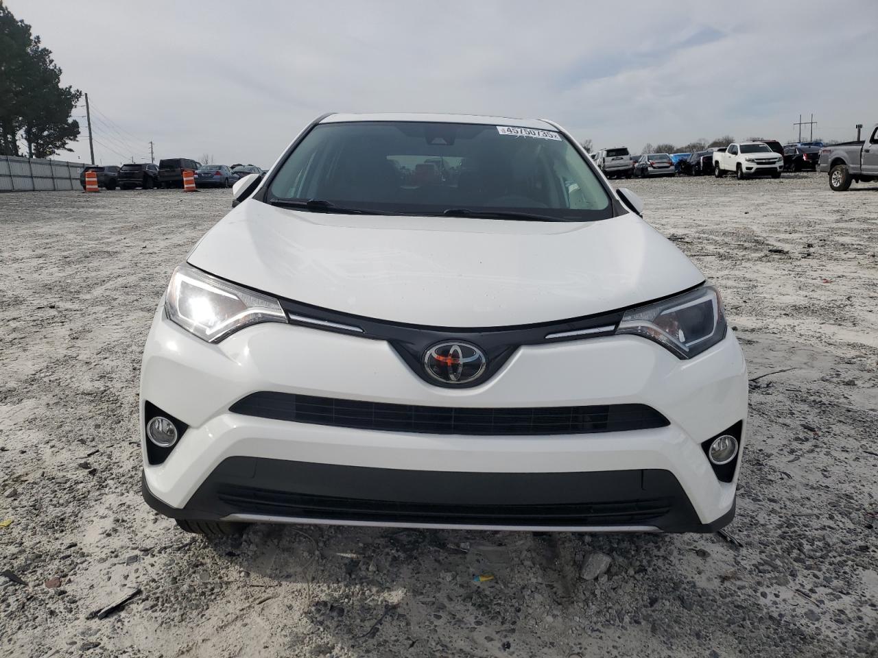2018 Toyota RAV 4 - Image 5
