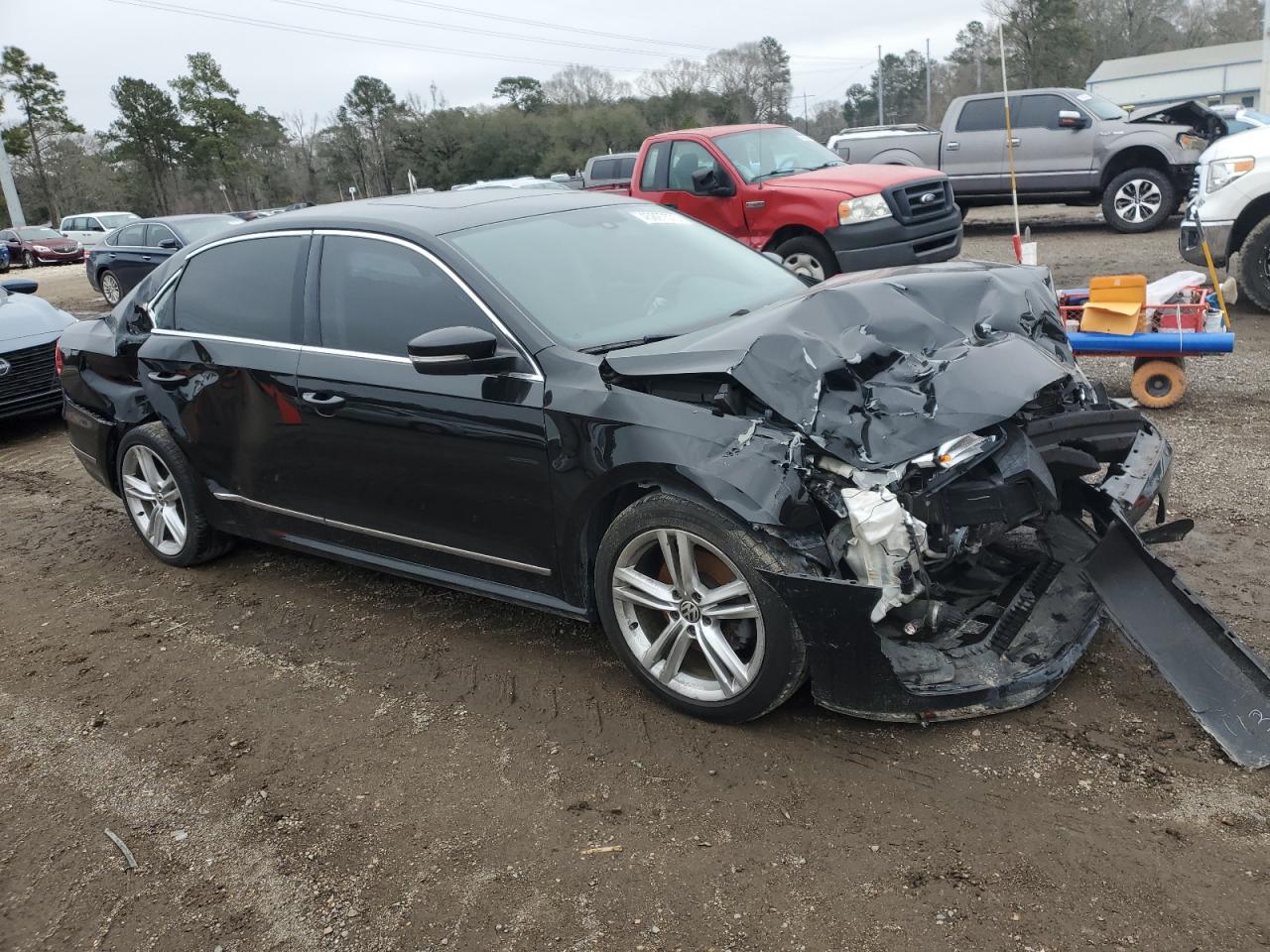2015 Volkswagen Passat - Image 4