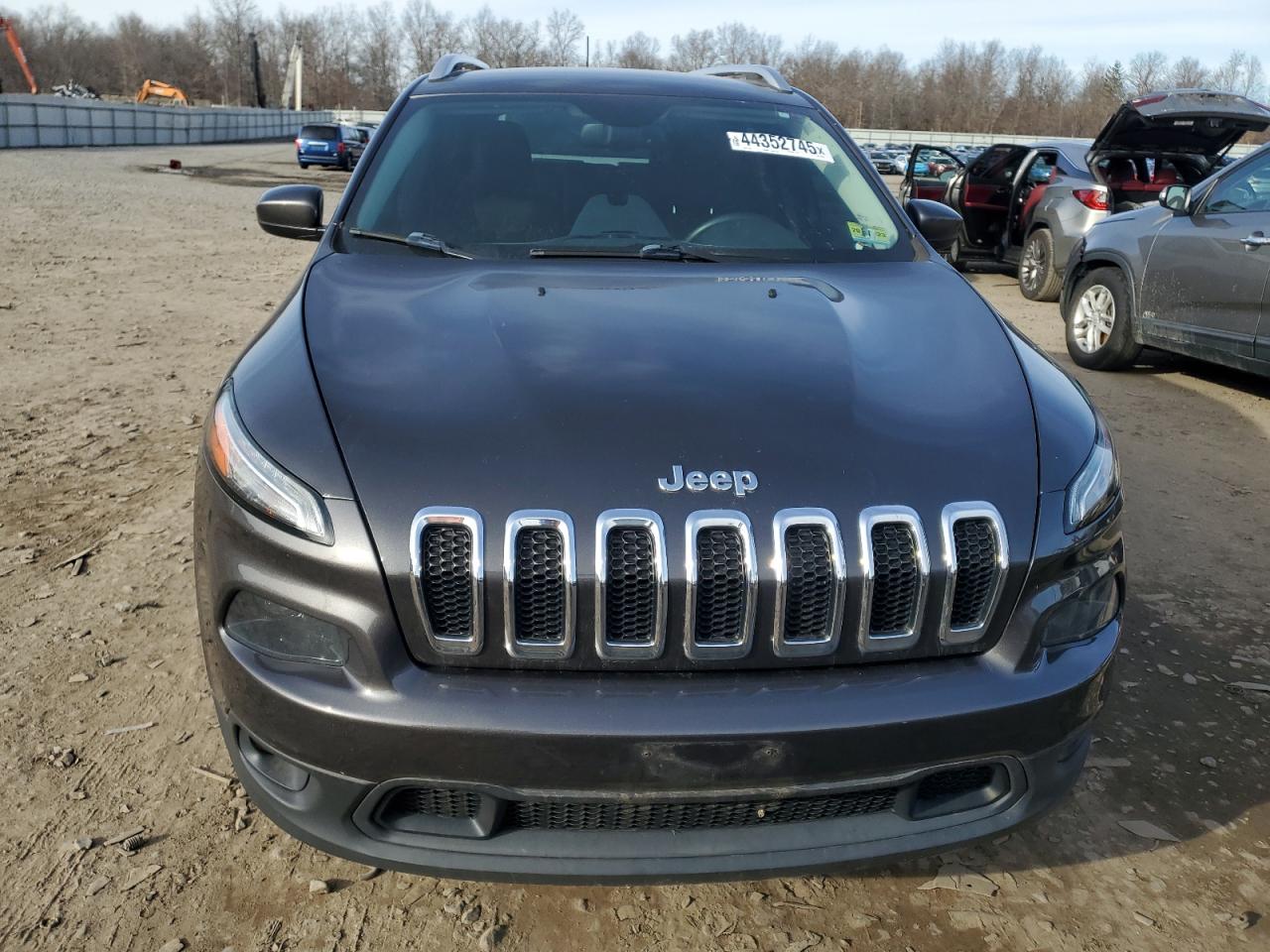 2014 Jeep Grand Cherokee - Image 5