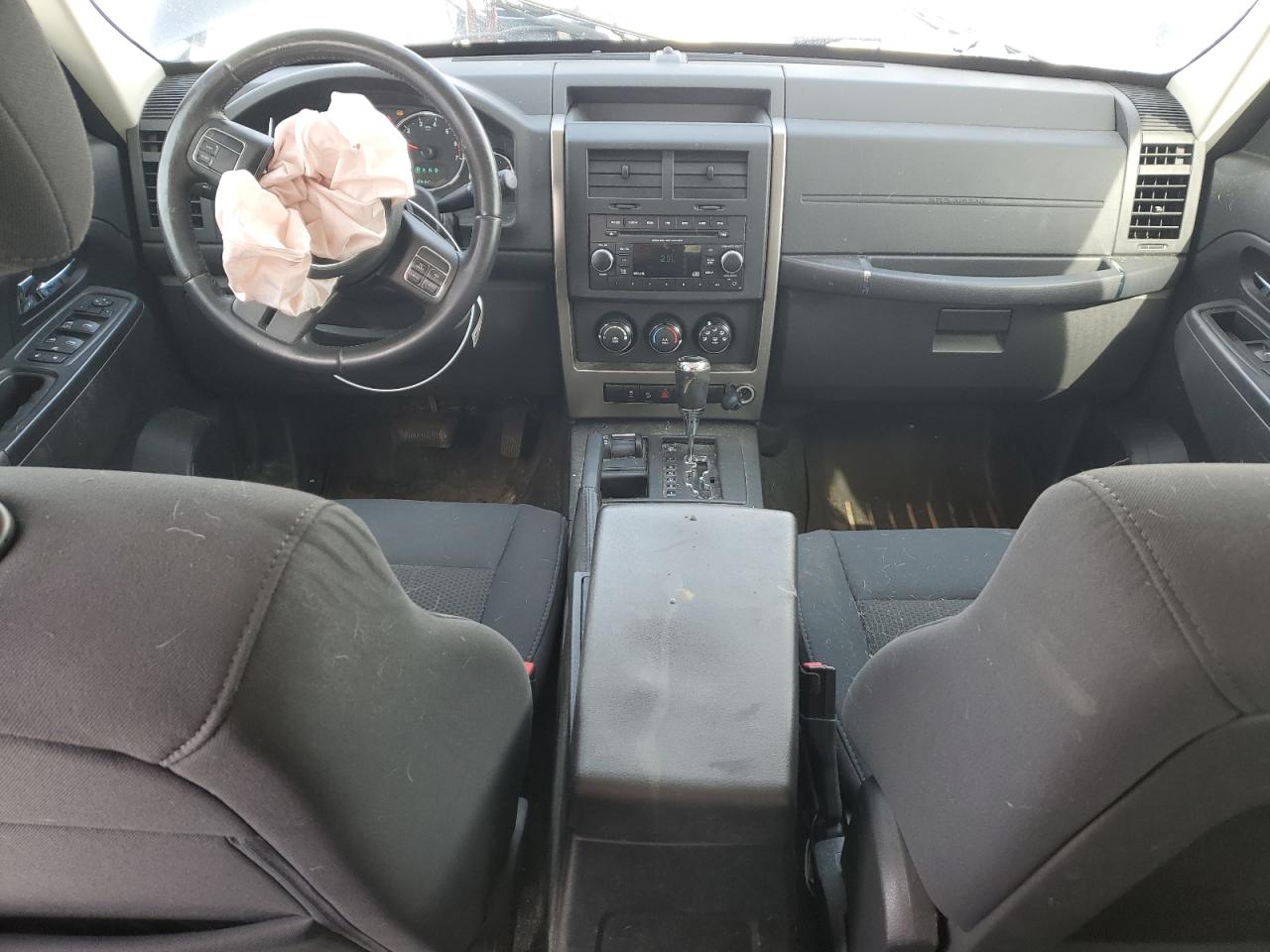 2012 Jeep Liberty (North America) - Image 8