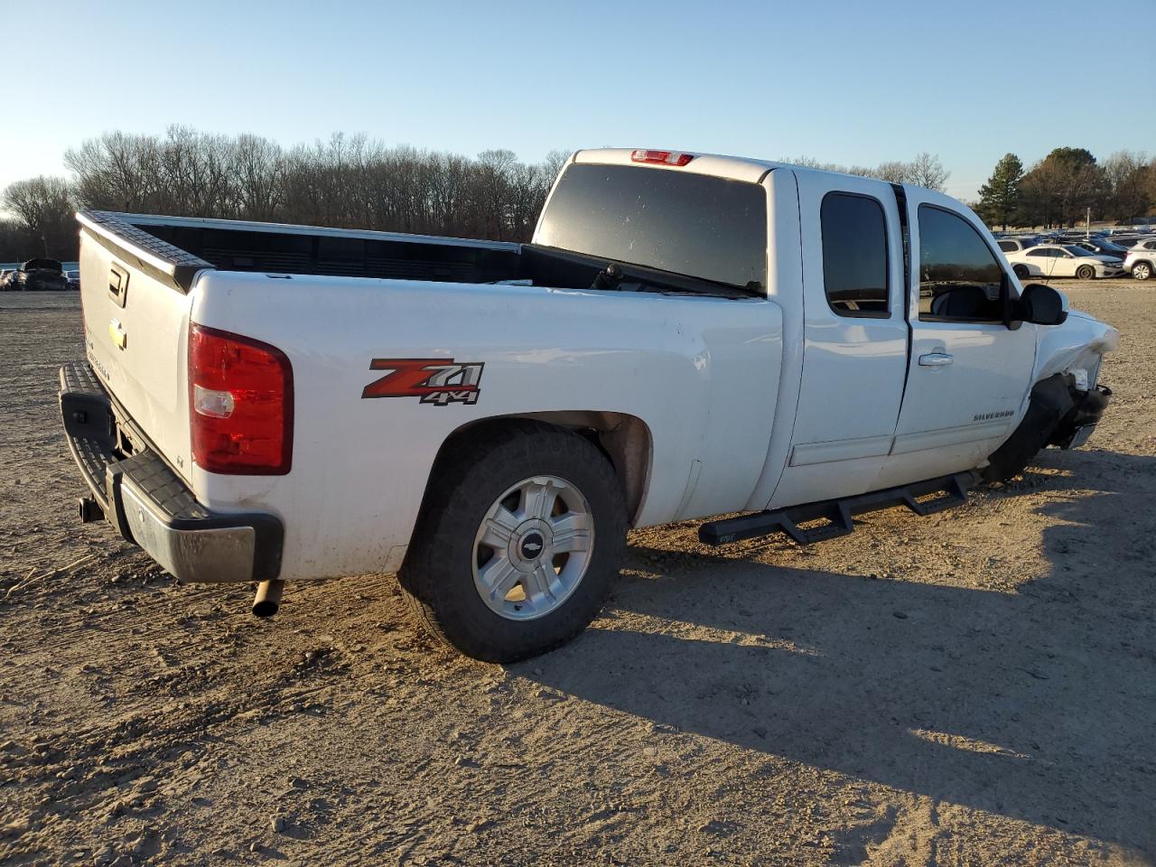 2011 Chevrolet Silverado - Image 3
