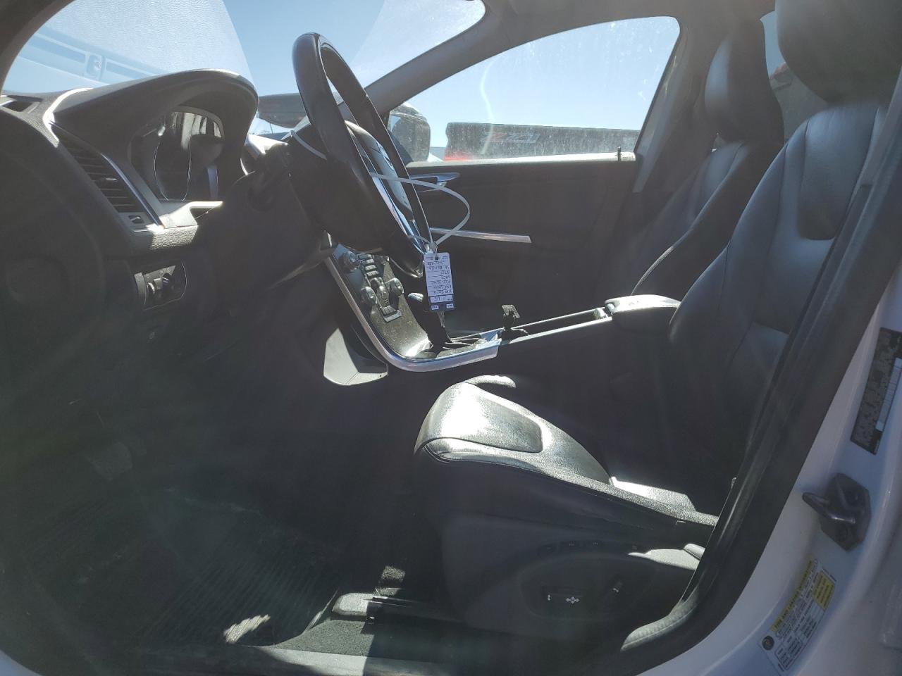 2016 Volvo XC60 - Image 7