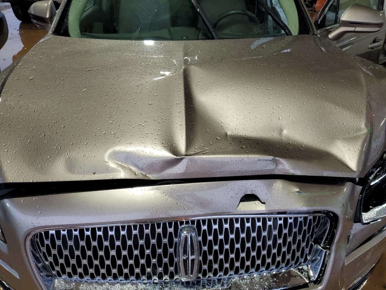 2019 Lincoln Nautilus - Image 12