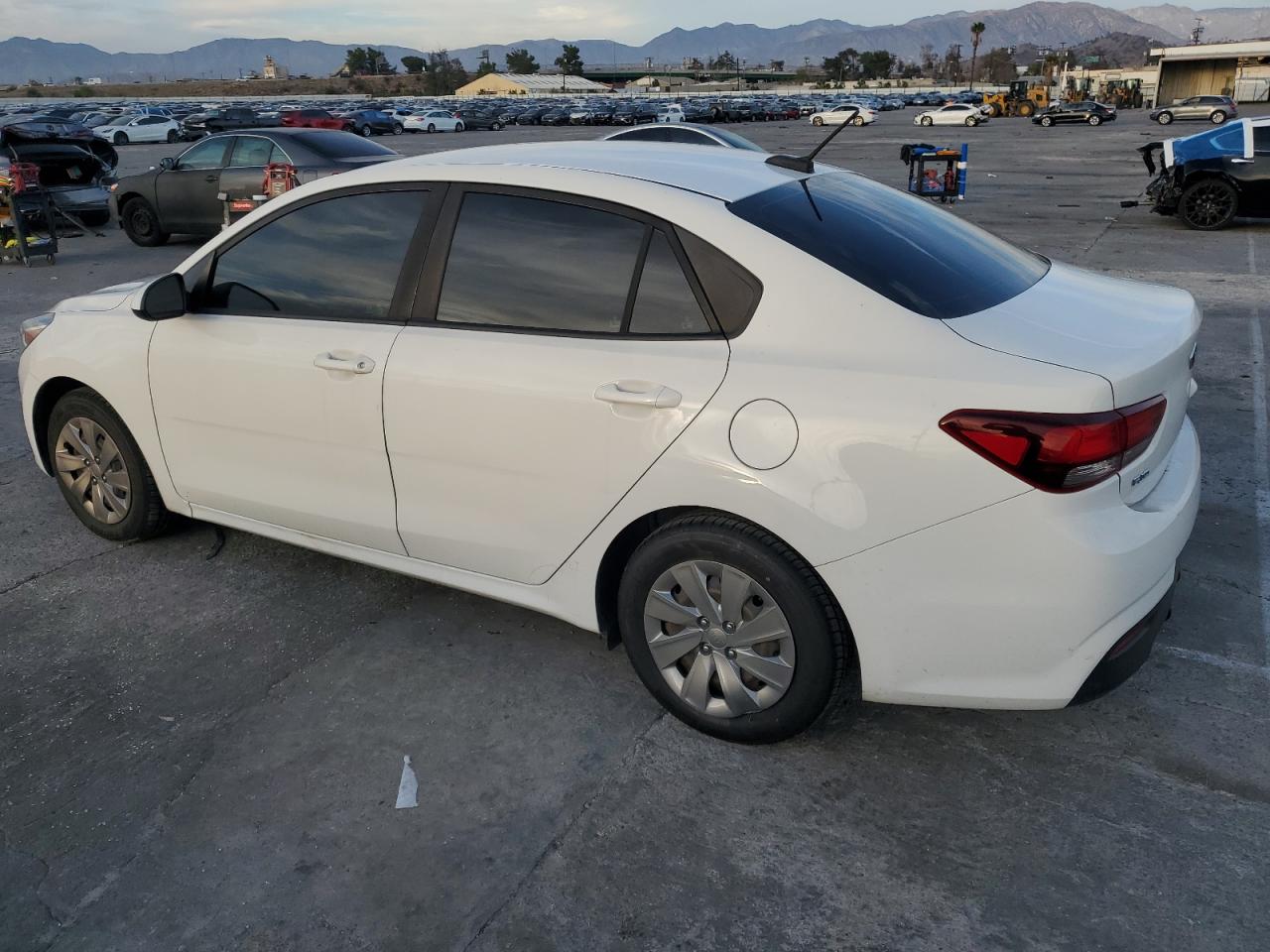 2019 Kia Rio - Image 2