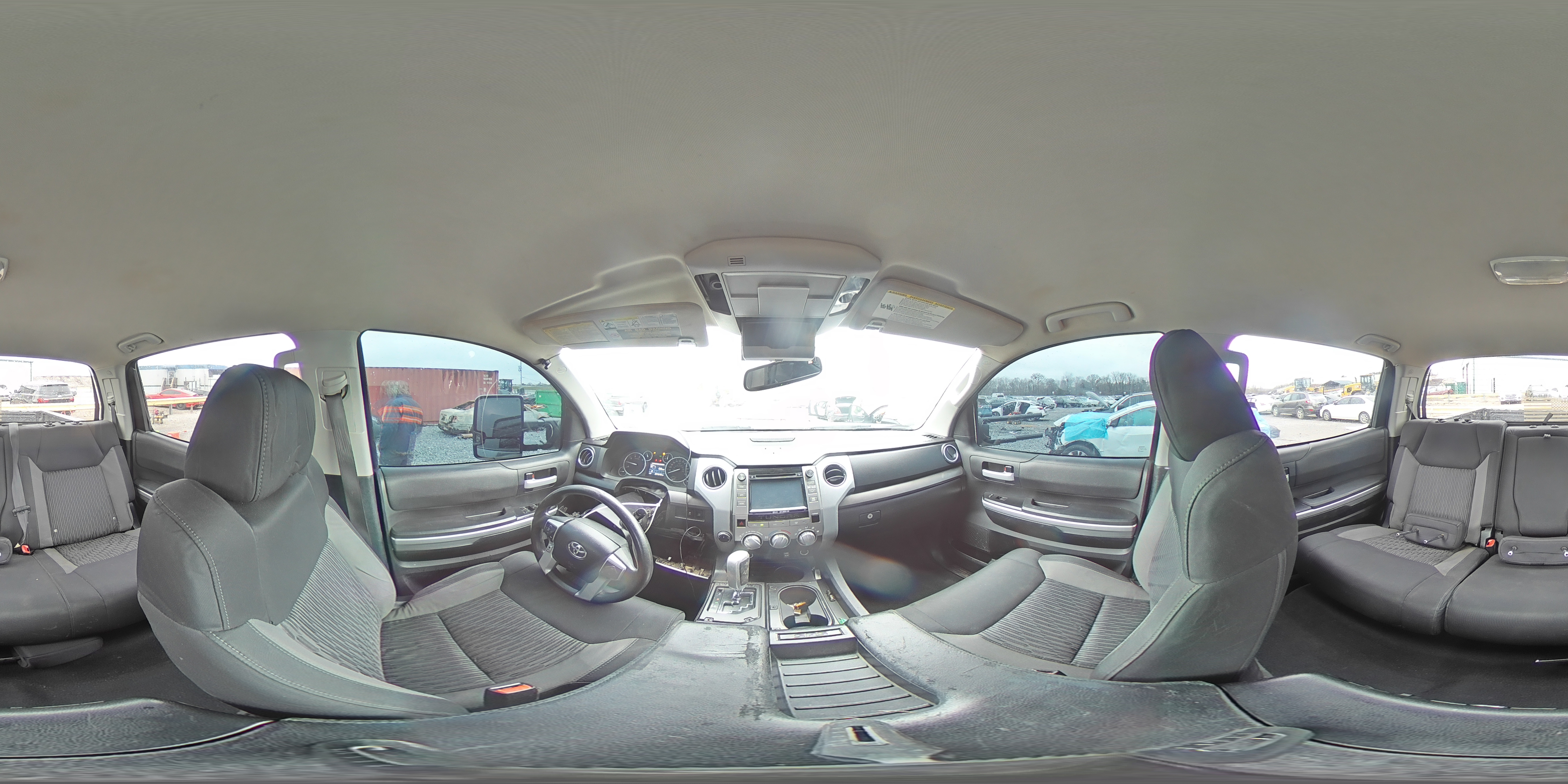 2014 Toyota Tundra - Image 13