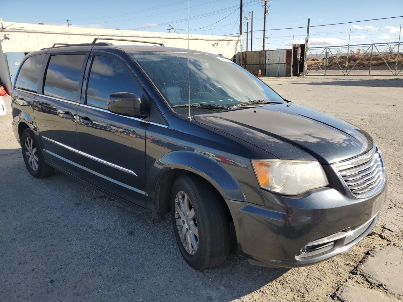 2014 Chrysler Town & Country - Image 4