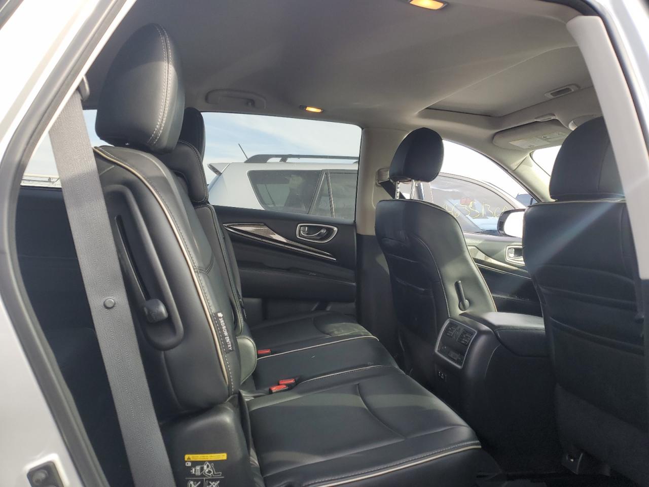 2019 Infiniti QX60 - Image 11
