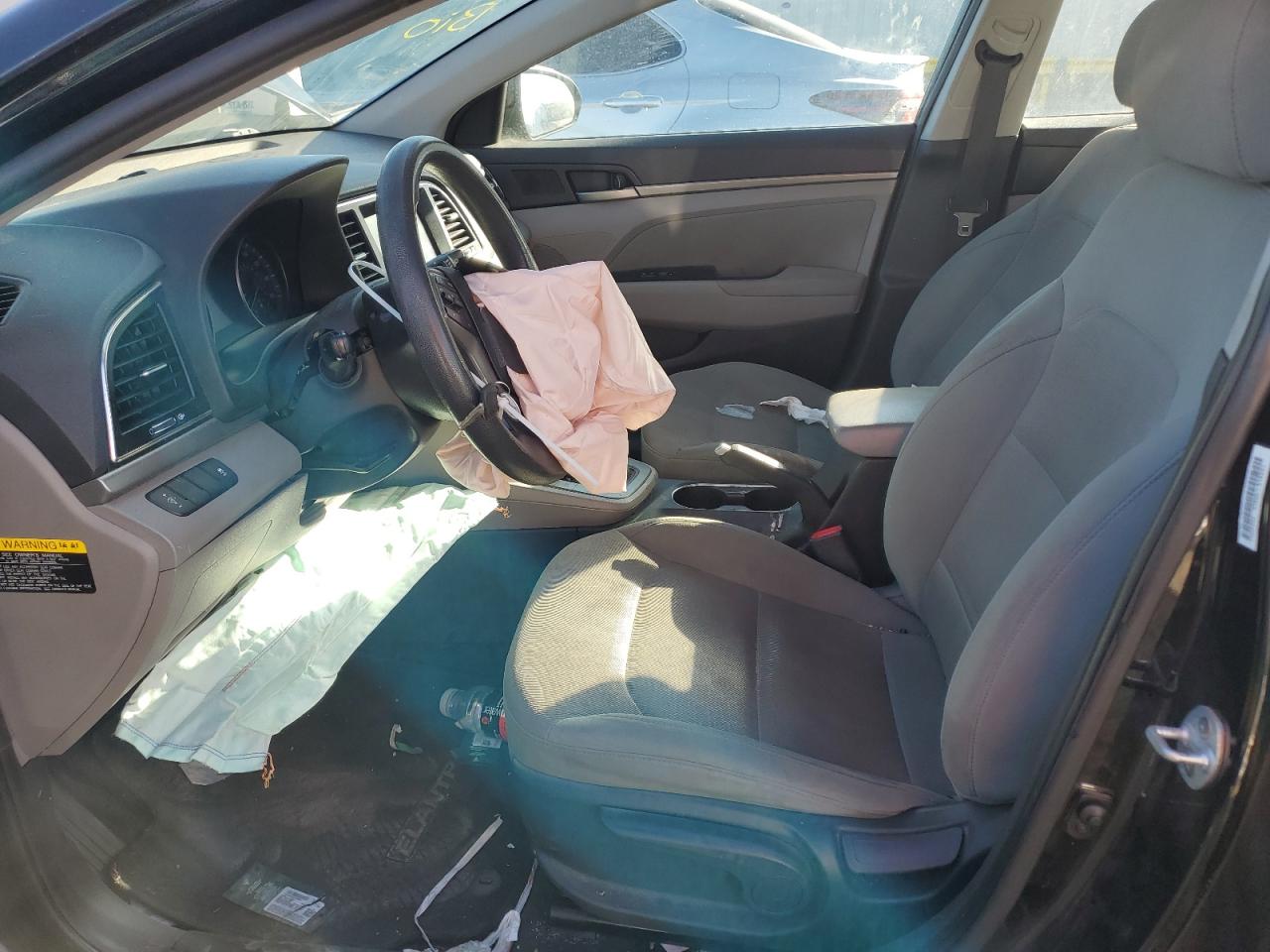2017 Hyundai Elantra - Image 7