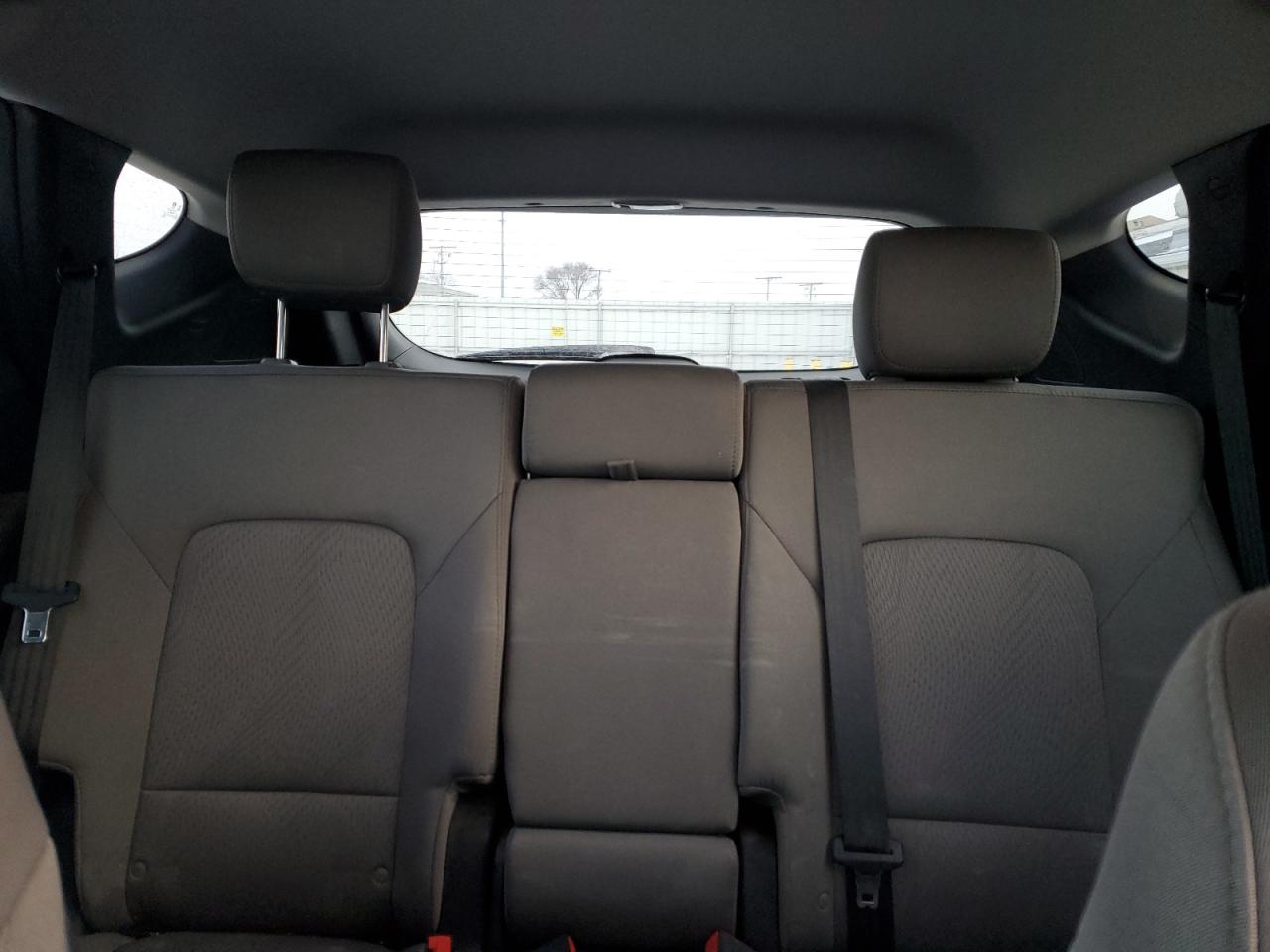 2017 Hyundai Santa Fe - Image 10