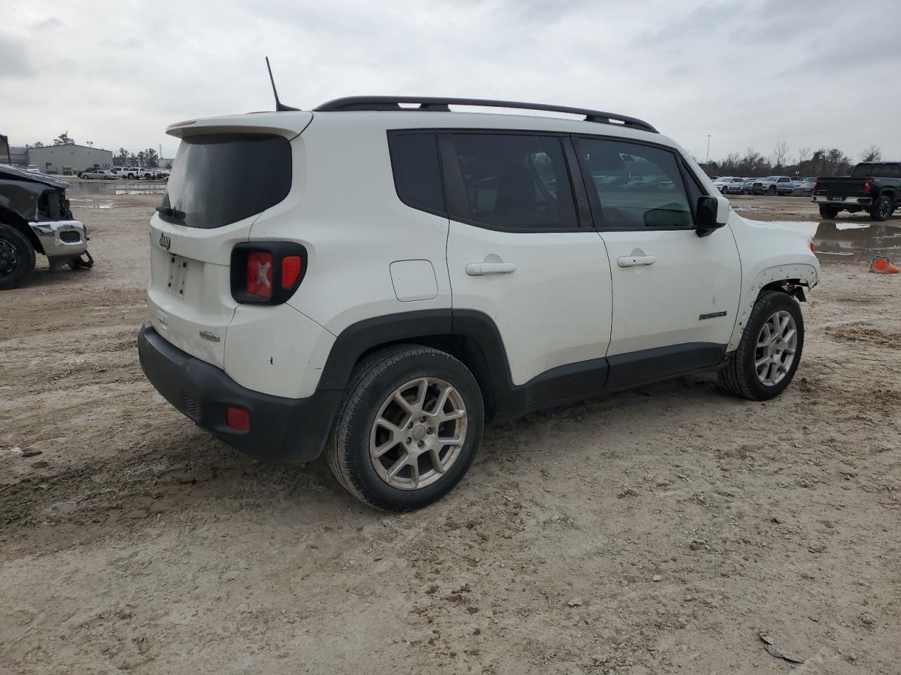 2019 Jeep Renegade - Image 3